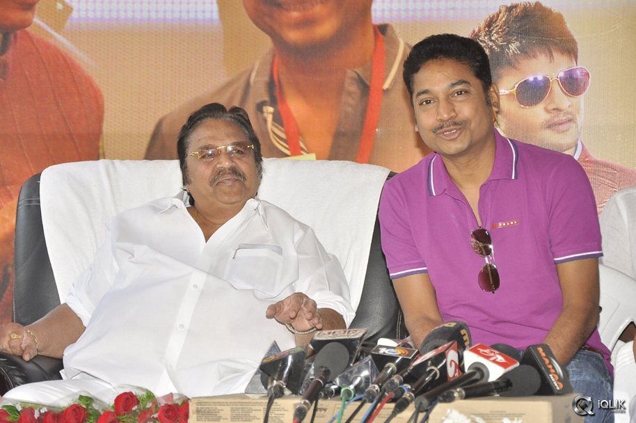 Dasari-Appreciates-Krishnamma-Kalipindi-Iddarini-Team